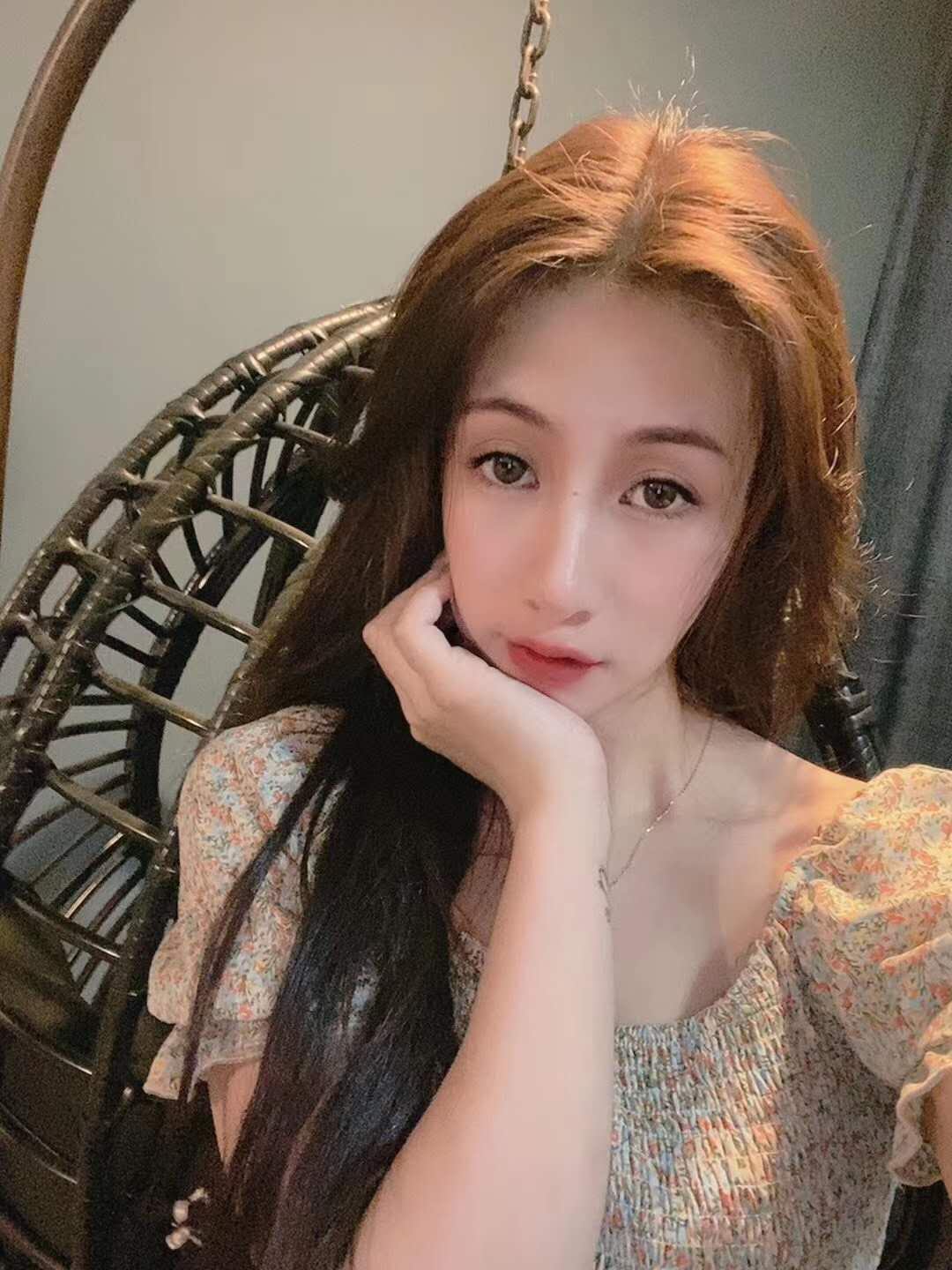 19岁 身高166 体重90今年 胸围34c 上下全粉胸部挺